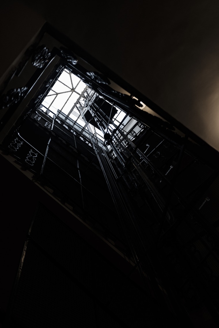 chống thấm thang máy